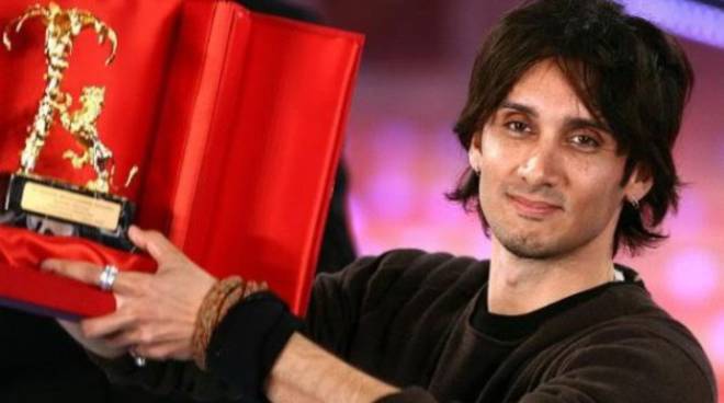 B298BDFC-C52D-4A80-97C1-E1B6C0FFE831