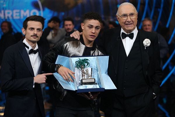 EC759761-301D-4ECB-B39E-9C95C7D6E9B9