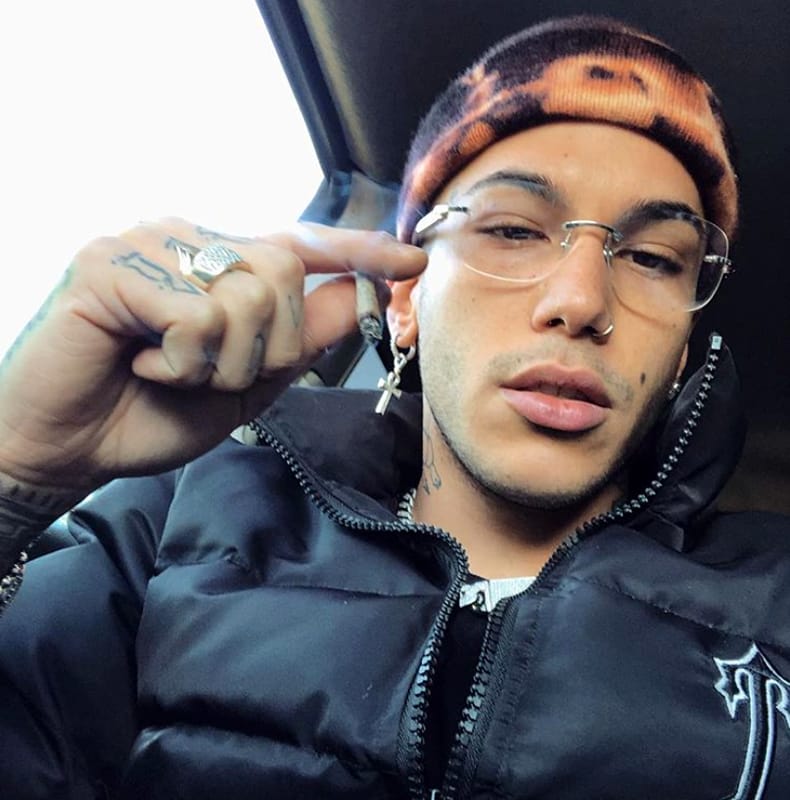 5975AC77-CBA1-4771-ABD5-CA3B7E922D73